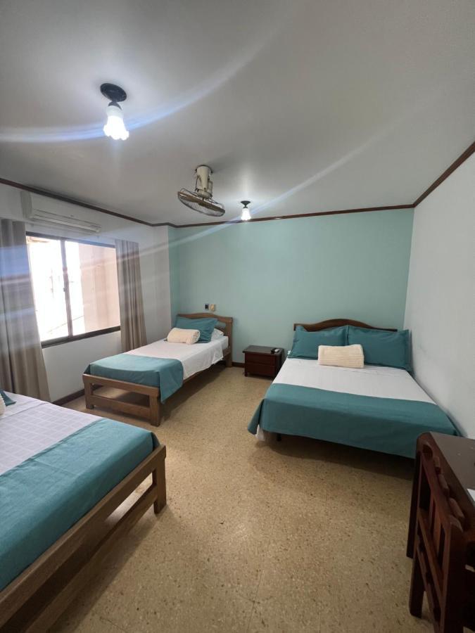 Hotel Caucasia Exterior photo